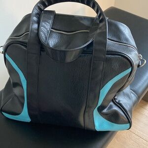 La SENZA SPORT Black and Blue Travel or Gym Bag